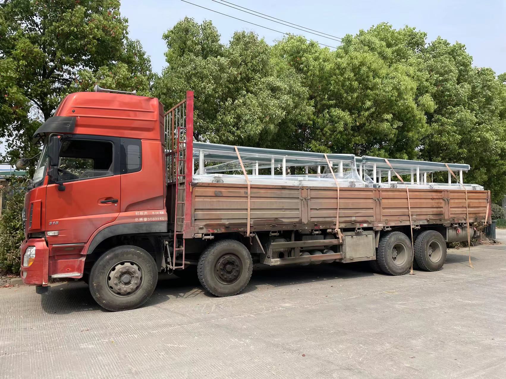 8台皮带输送机发往上海特斯拉超级工厂