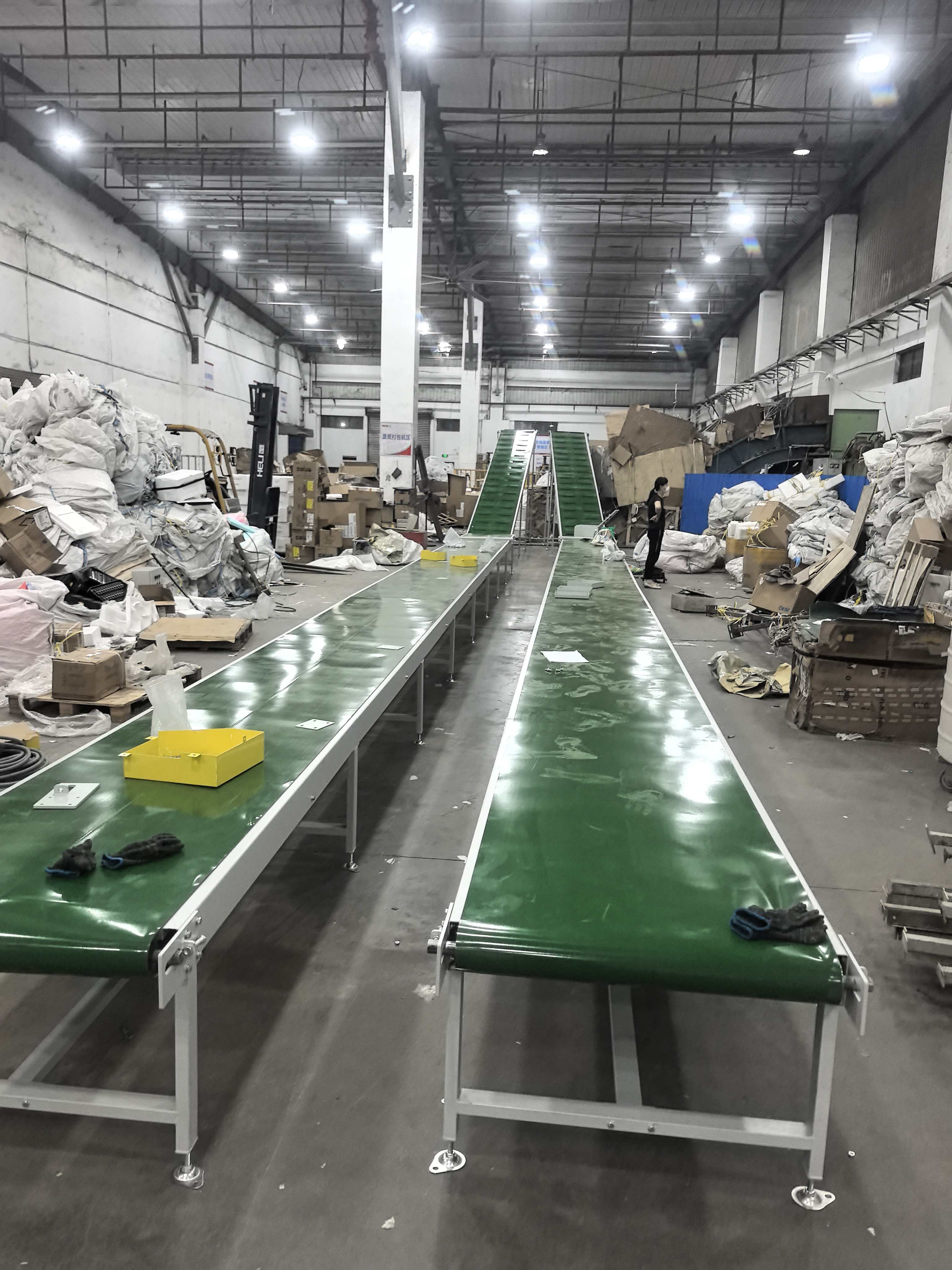 两台皮带机设备发往合肥联宝科技现场组装